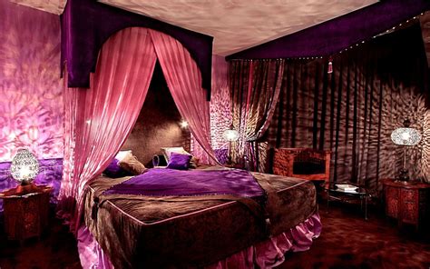 45 Kinky Hotel Rooms For Sexy Getaways。